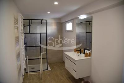 Propriété - 223 m² - 10 pièces