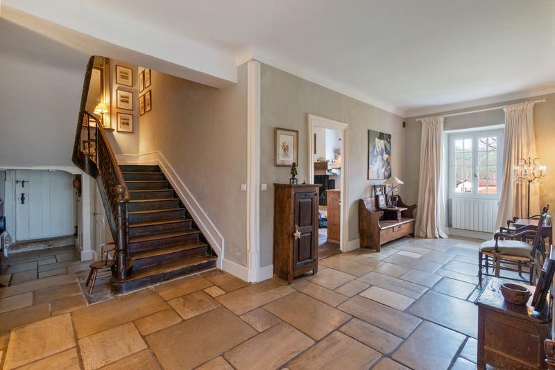 Maison - 650 m² - 14 pièces