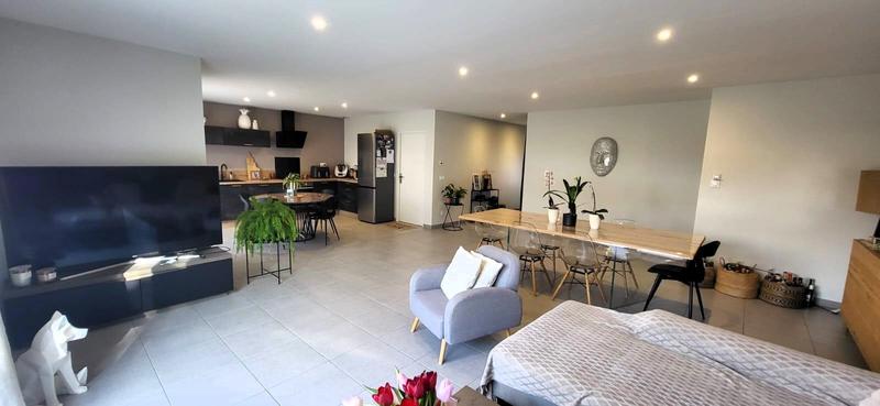 Maison - 104 m² - 4 pièces