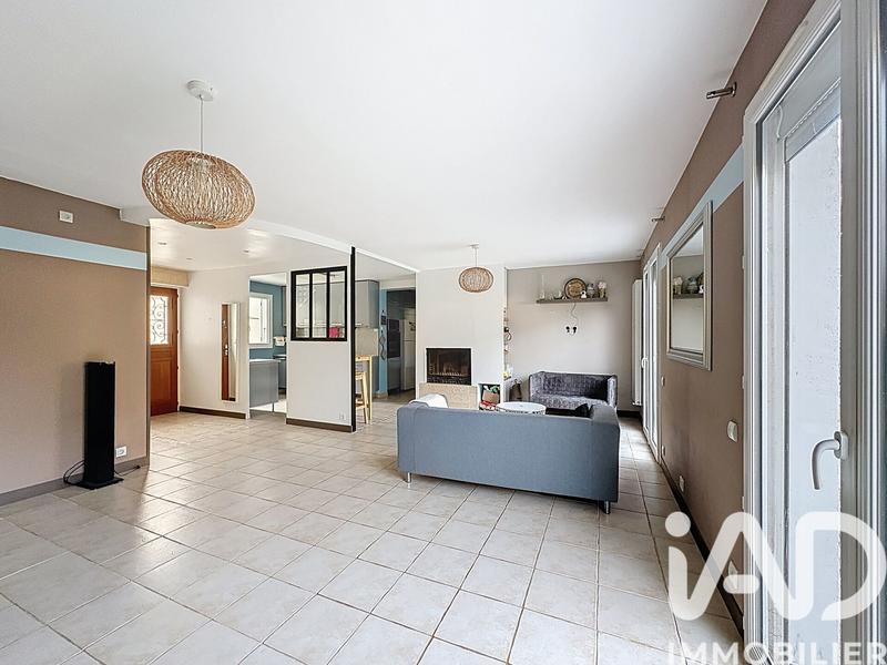 Maison - 182 m² - 8 pièces