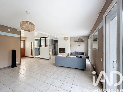 Maison - 182 m² - 8 pièces