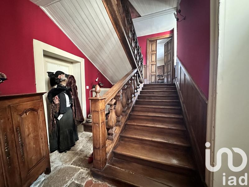 Maison - 280 m² - 8 pièces