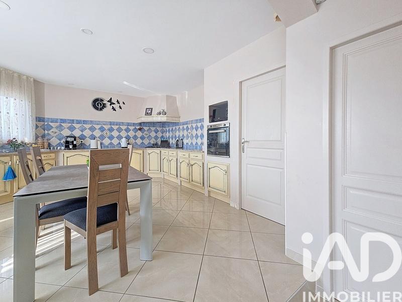 Maison - 200 m² - 5 pièces