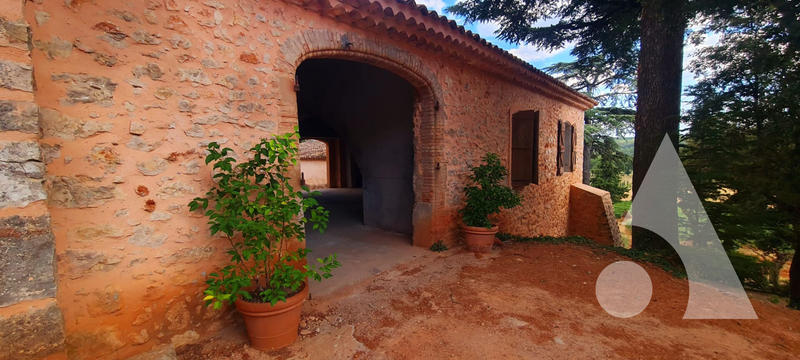 Château - 1 200 m² - 20 pièces