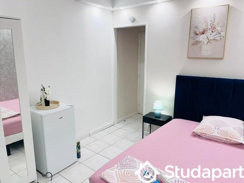 Chambre - 101 m² - 1 pièce