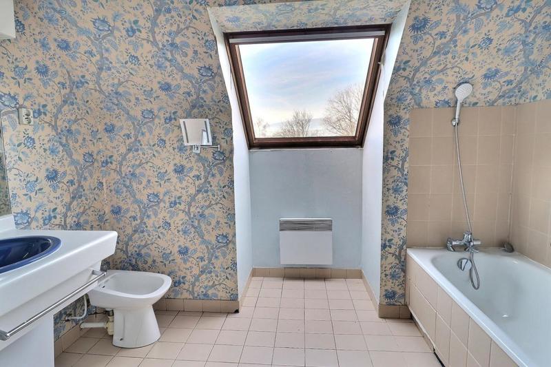 Maison - 230 m² - 9 pièces