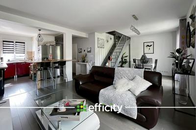 Maison - 84 m² - 4 pièces