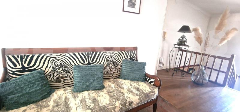 Maison - 220 m² - 7 pièces