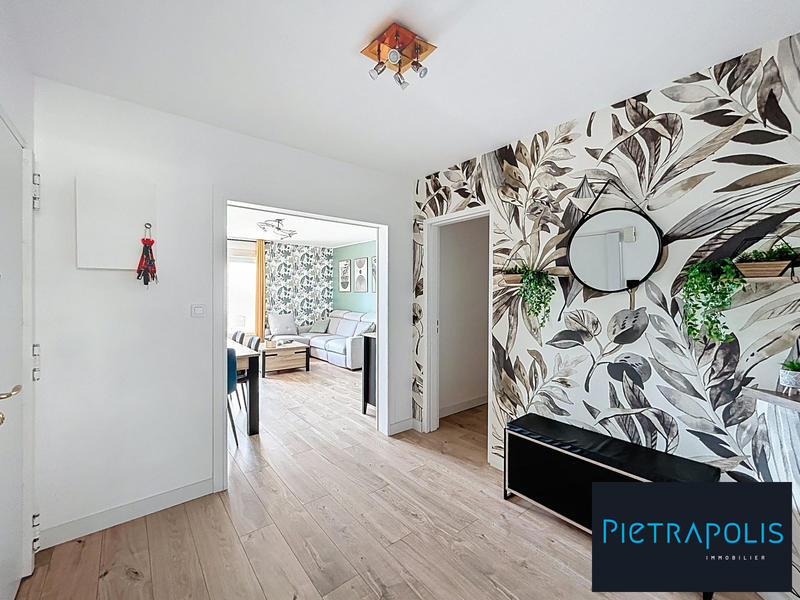 Appartement - 104 m² - 5 pièces