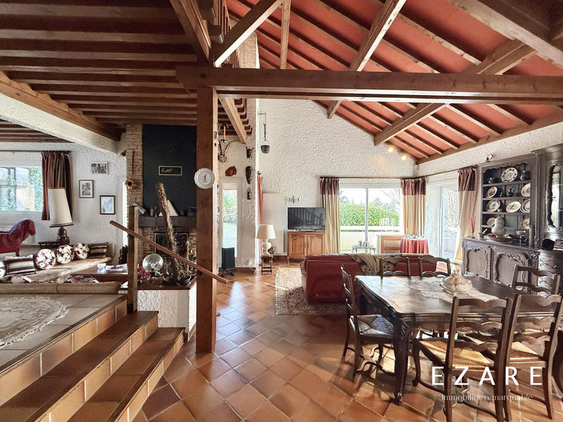 Maison - 314 m² - 7 pièces