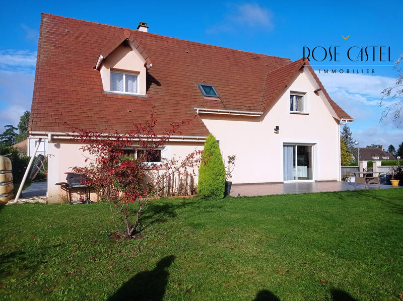 Maison - 221 m² - 6 pièces