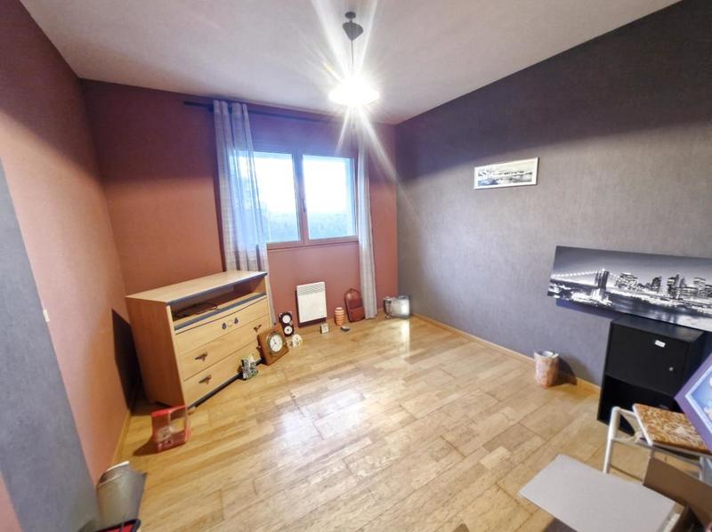 Maison - 92 m² - 5 pièces