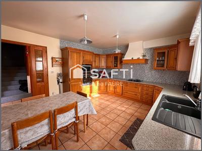 Maison - 142 m² - 7 pièces