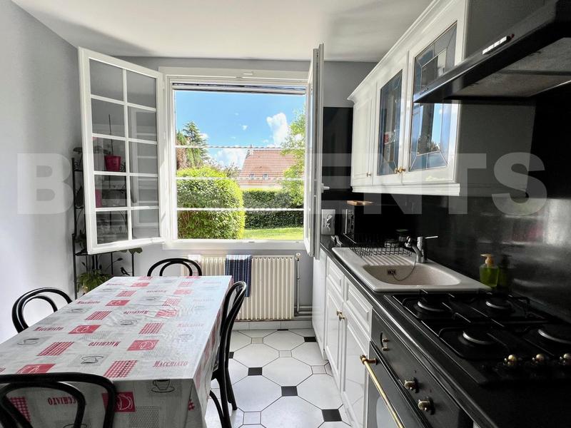 Pavillon - 150 m² - 7 pièces