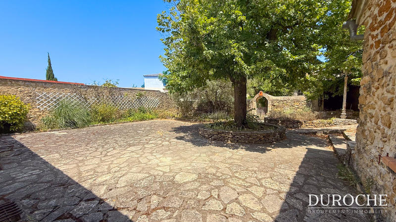 Mas - 245 m² - 7 pièces