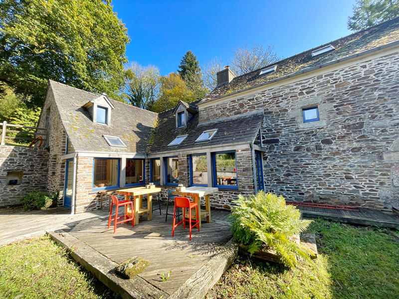 Maison - 260 m² - 8 pièces