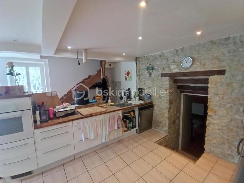 Maison - 230 m² - 6 pièces