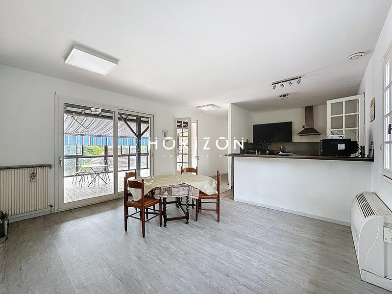 Maison - 224 m² - 7 pièces