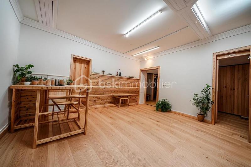 Immeuble - 77 m² - 3 pièces