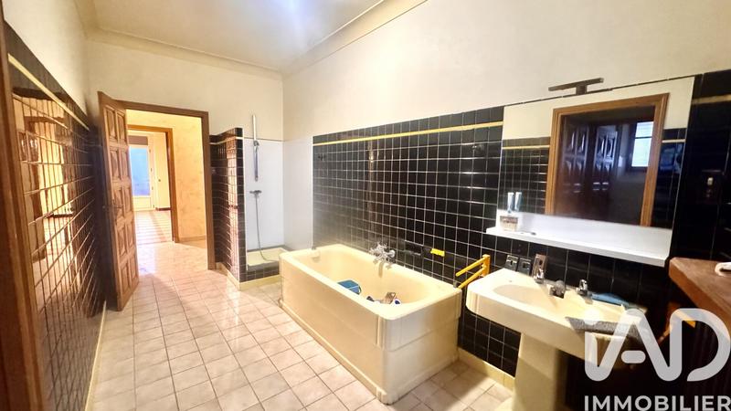 Maison de maîtres - 402 m² - 13 pièces