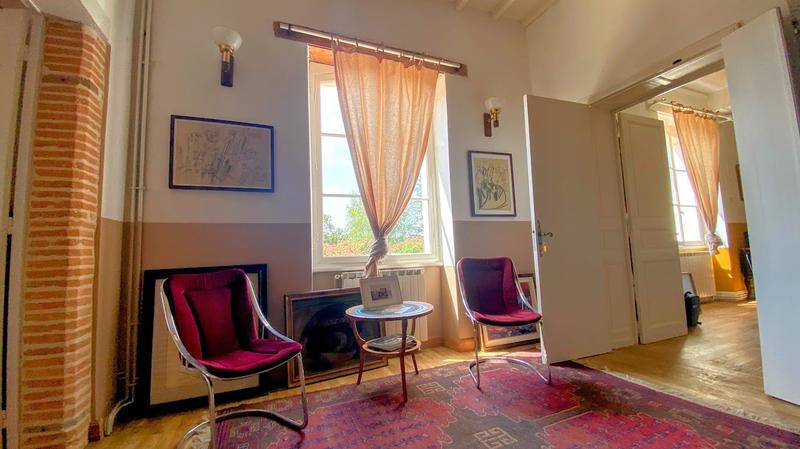 Maison - 560 m² - 13 pièces