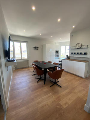 Chambre - 102 m² - 6 pièces