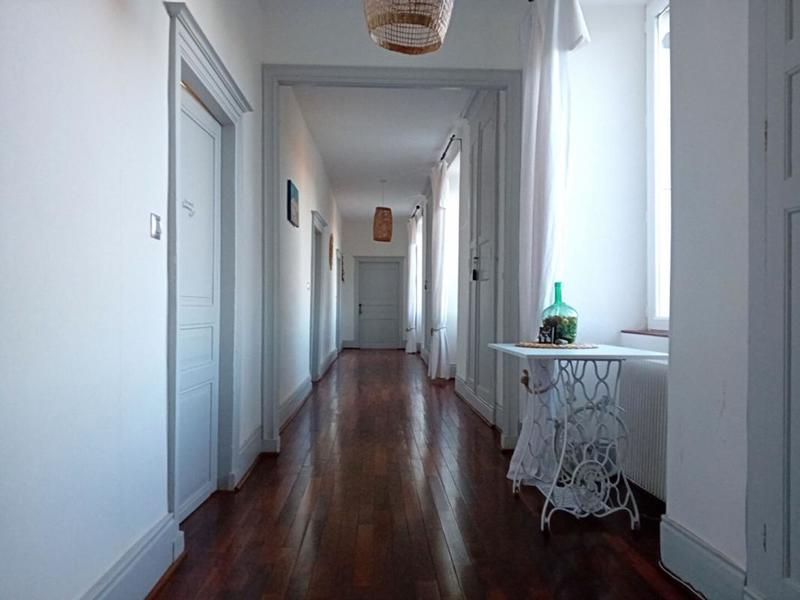 Demeure - 263 m² - 11 pièces