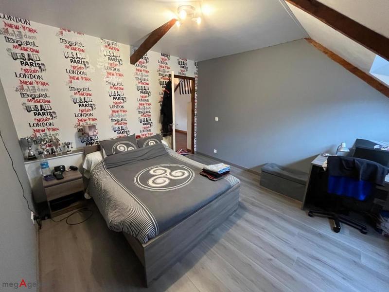 Maison - 222 m² - 10 pièces