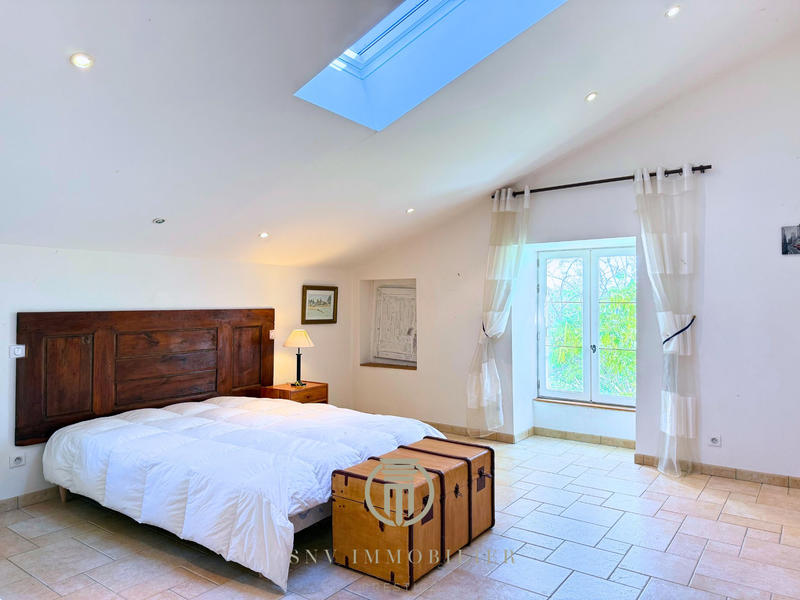 Maison - 301 m² - 8 pièces