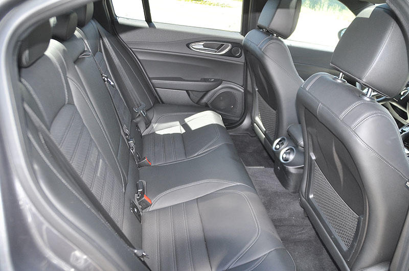 Alfa Romeo Giulia 160 at8 sprint toit ouvrant