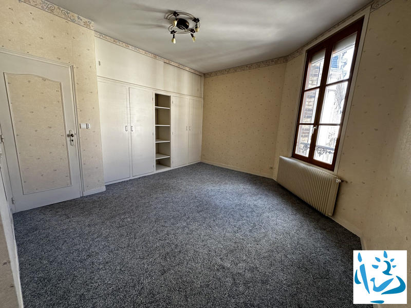 Maison - 180 m² - 8 pièces