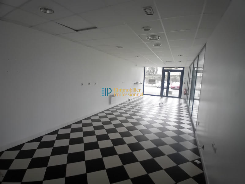 Local commercial - 56 m² - 2 pièces