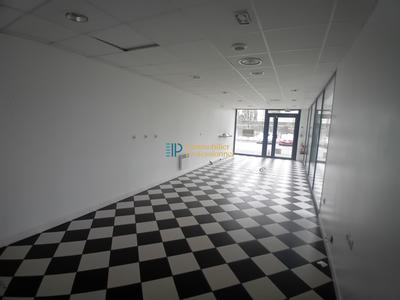 Local commercial - 56 m² - 2 pièces