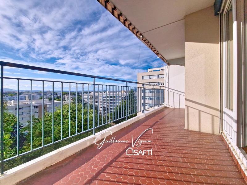 Appartement - 100 m² - 5 pièces