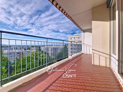 Appartement - 100 m² - 5 pièces