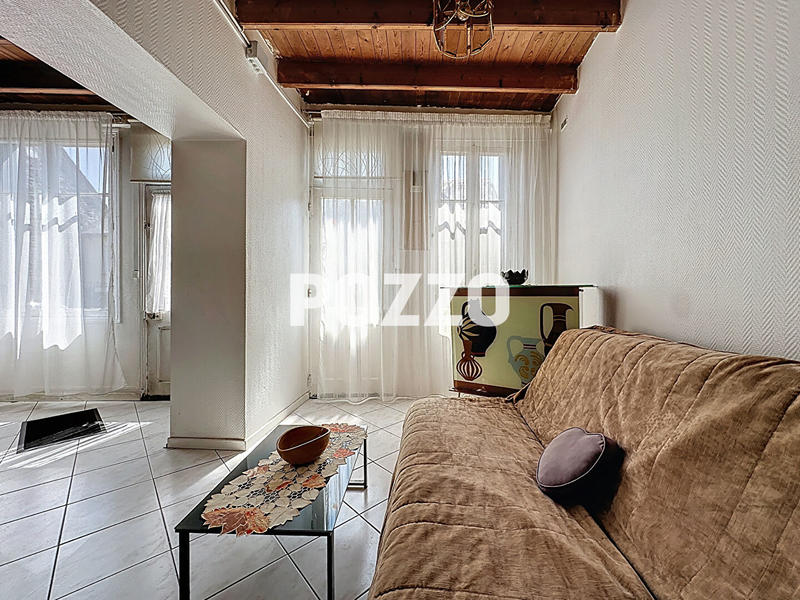 Maison - 99 m² - 6 pièces