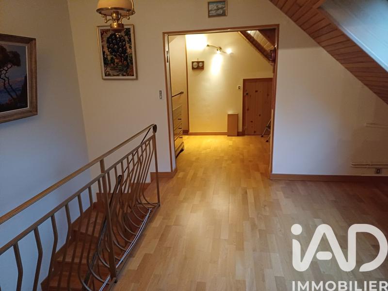 Maison - 230 m² - 8 pièces