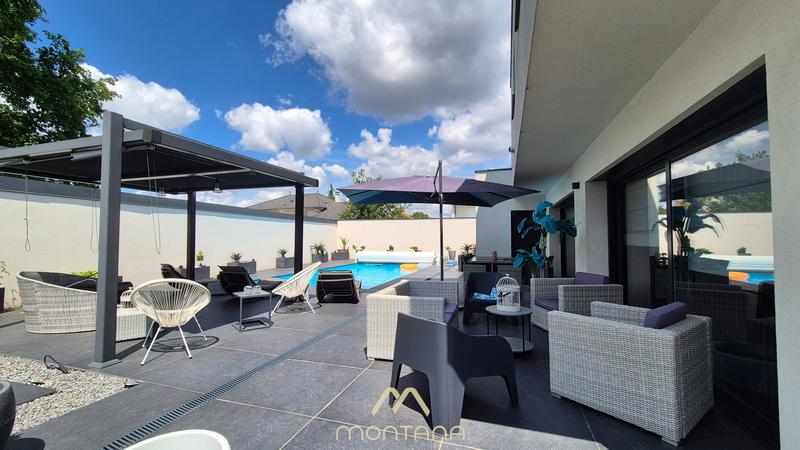 Maison contemporaine - 223 m² - 6 pièces