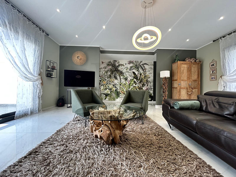 Maison - 217 m² - 5 pièces