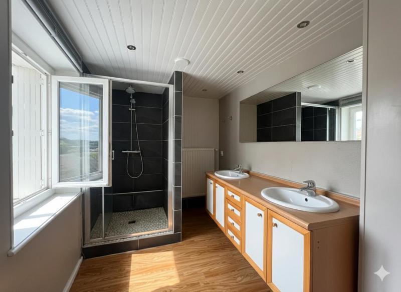 Maison - 97 m² - 3 pièces