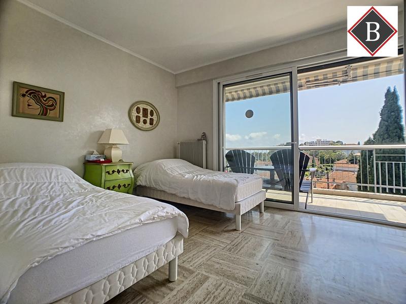 Appartement - 100 m² - 4 pièces