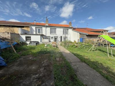 Maison - 218 m² - 9 pièces