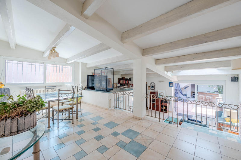 Maison - 187 m² - 4 pièces