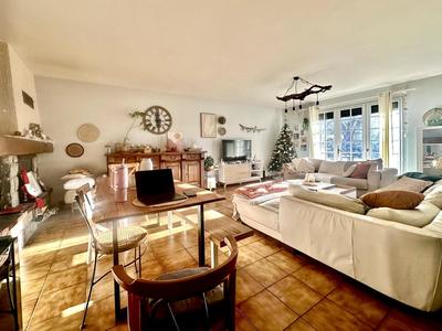 Maison - 138 m² - 6 pièces