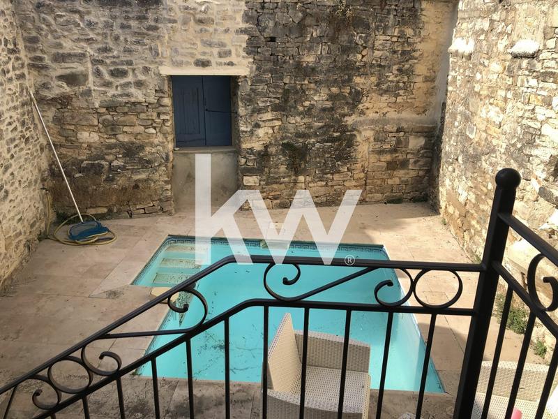 Maison - 181 m² - 6 pièces