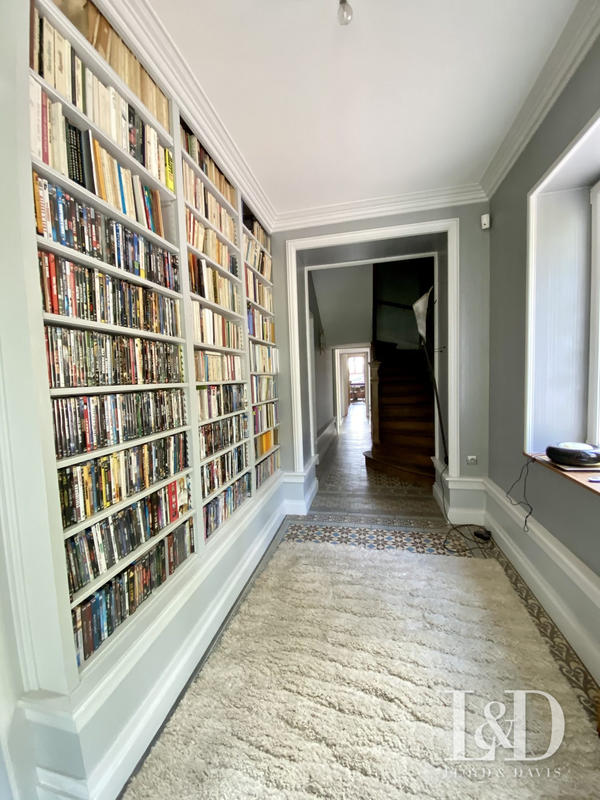 Maison - 340 m² - 10 pièces