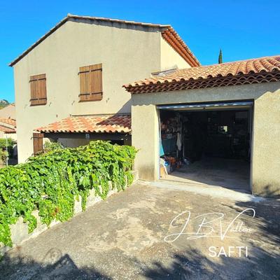 Maison - 100 m² - 6 pièces