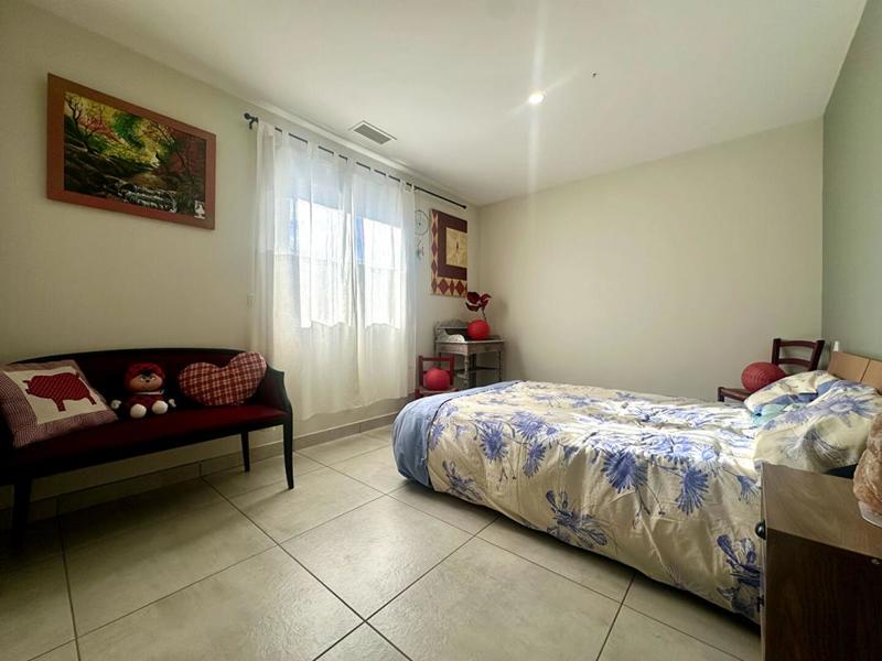 Maison - 210 m² - 6 pièces