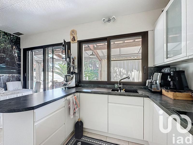 Maison - 227 m² - 8 pièces