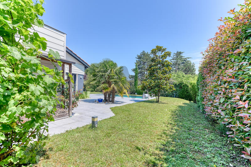 Maison - 217 m² - 6 pièces